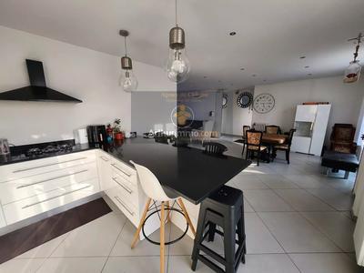 Maison - 100 m² - 6 pièces