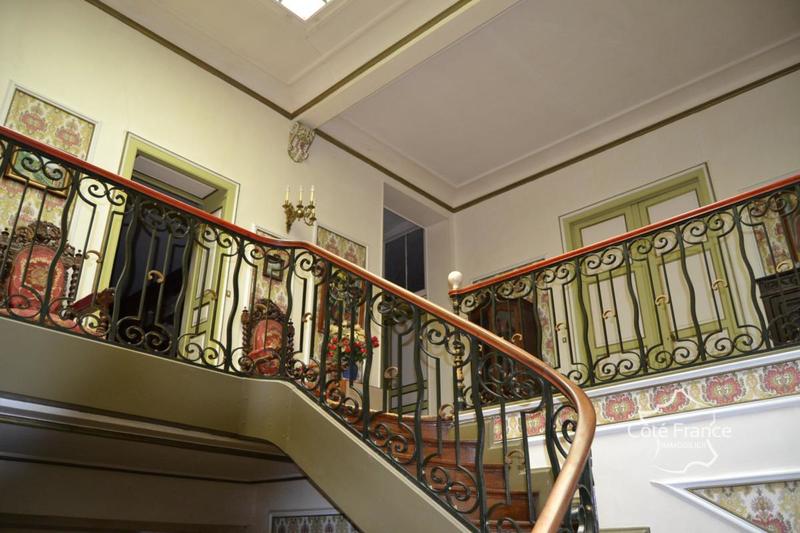 Château - 750 m² - 16 pièces