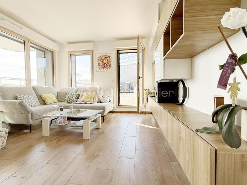 Loft - 80 m² - 4 pièces