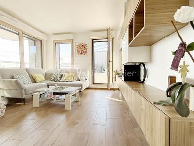 Loft - 80 m² - 4 pièces