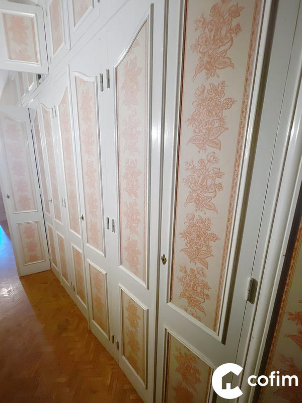 Maison - 550 m² - 15 pièces