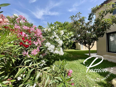 Maison contemporaine - 264 m² - 9 pièces