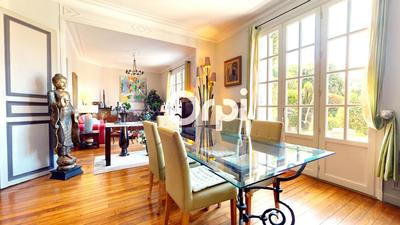 Maison - 175 m² - 9 pièces