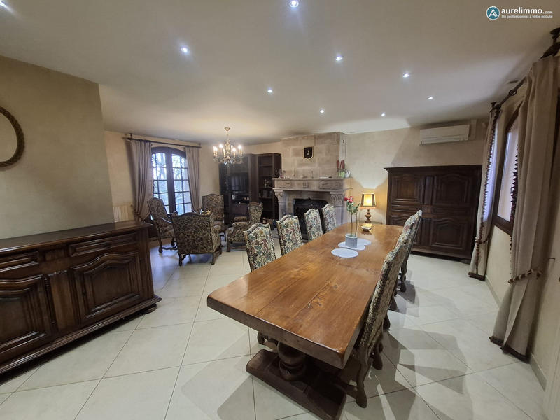 Maison traditionnelle - 149 m² - 5 pièces