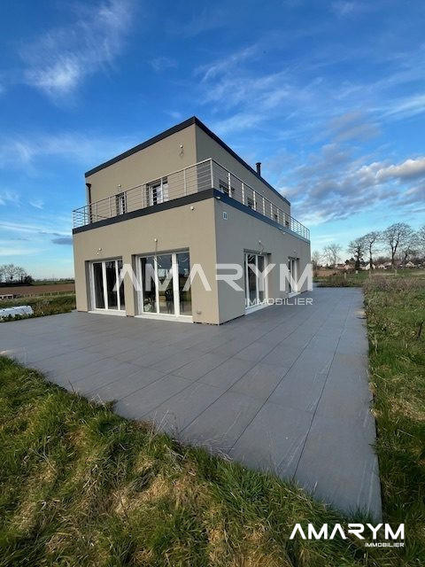 Maison - 380 m² - 6 pièces
