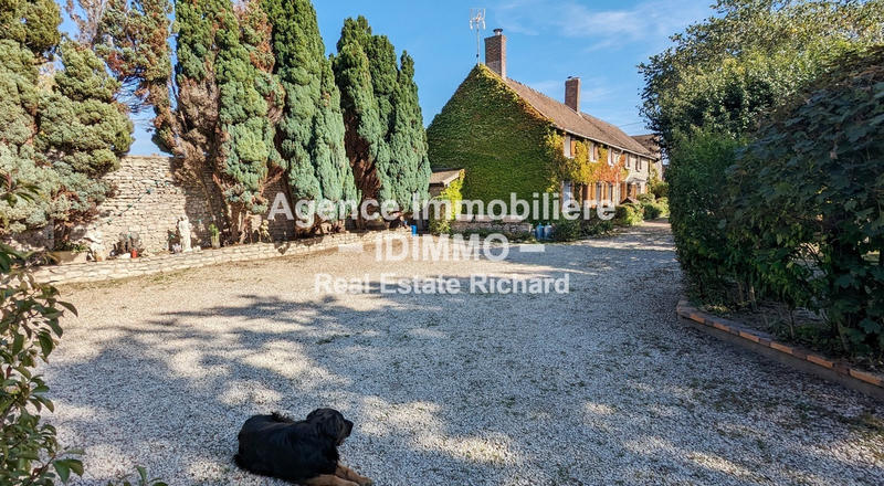 Maison - 296 m² - 9 pièces