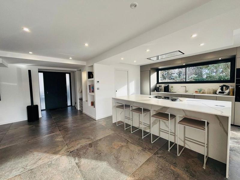 Mas - 220 m² - 5 pièces