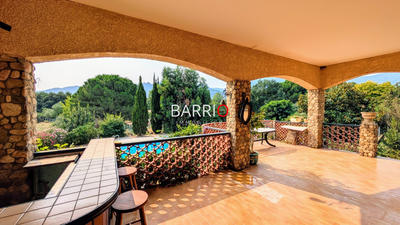 Villa - 180 m² - 7 pièces