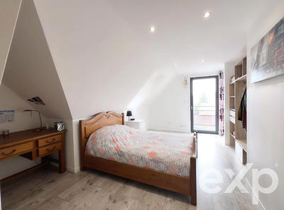 Maison - 183 m² - 7 pièces