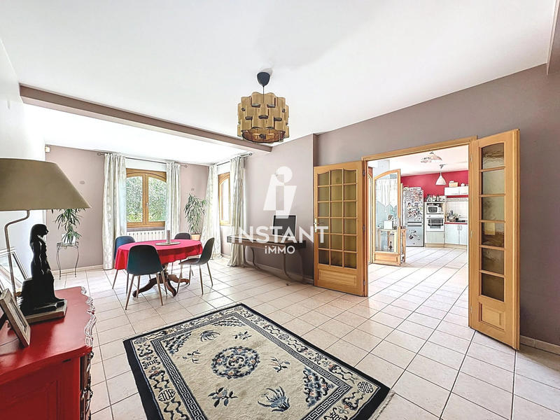 Maison - 200 m² - 7 pièces