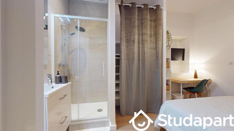 Chambre - 13 m² - 1 pièce