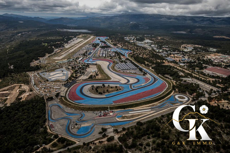 Fonds de commerce - 3 560 m²