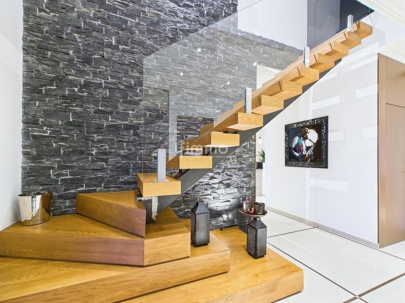 Maison - 378 m² - 7 pièces