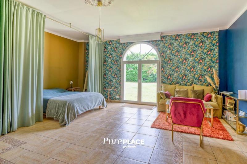 Maison - 390 m² - 7 pièces