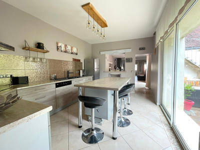 Maison - 138 m² - 7 pièces