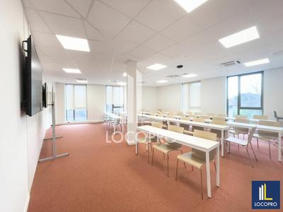 Bureau - 2 305 m²
