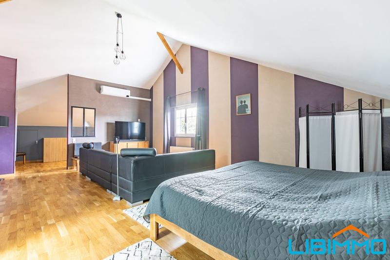 Maison - 257 m² - 8 pièces