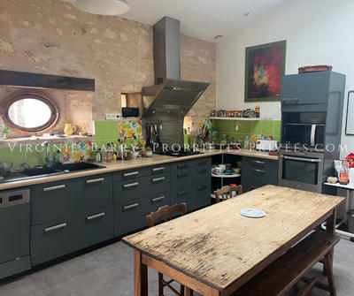 Maison - 350 m² - 10 pièces