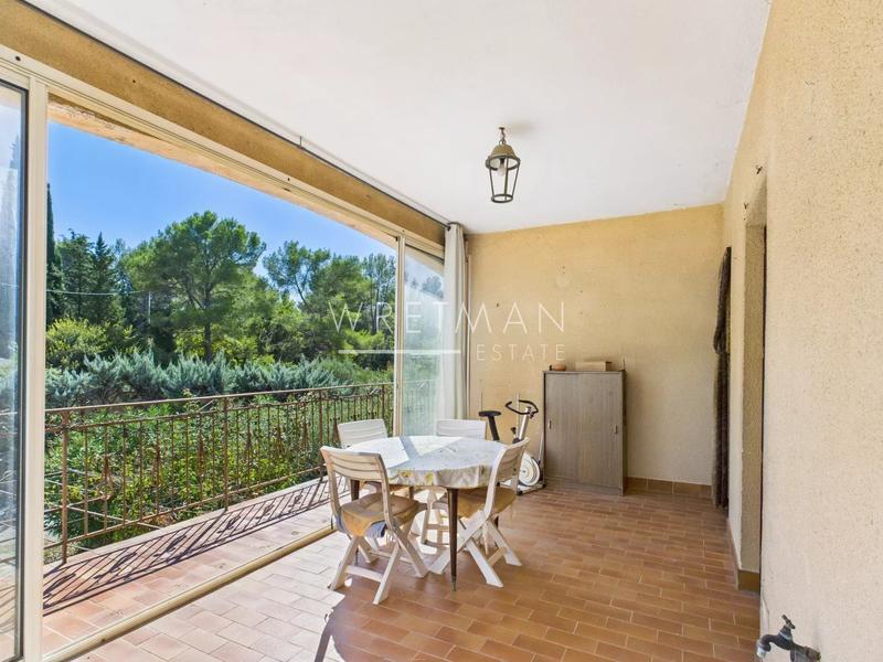 Villa - 192 m² - 8 pièces