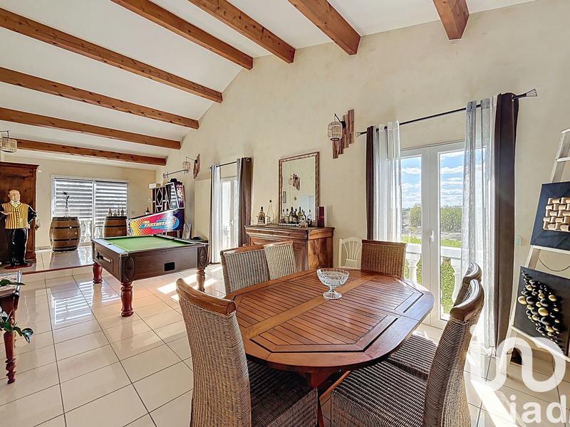 Maison - 240 m² - 5 pièces