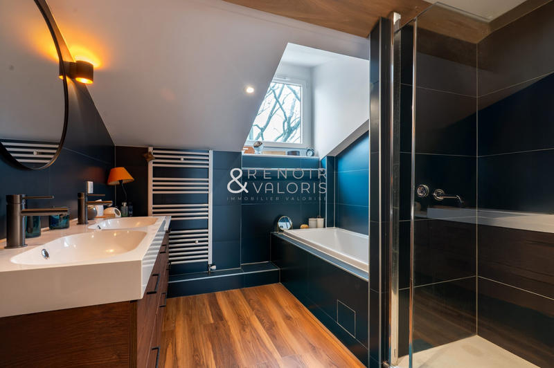 Duplex - 127 m² - 6 pièces