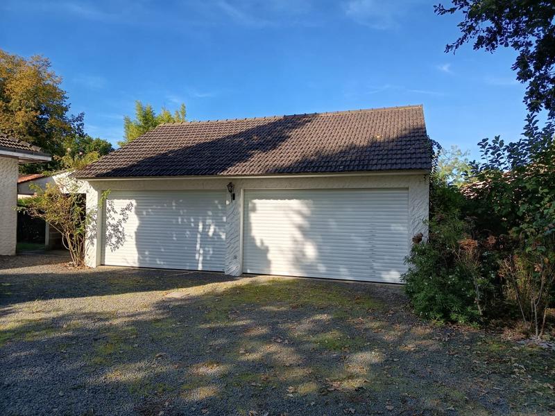 Maison - 220 m² - 6 pièces