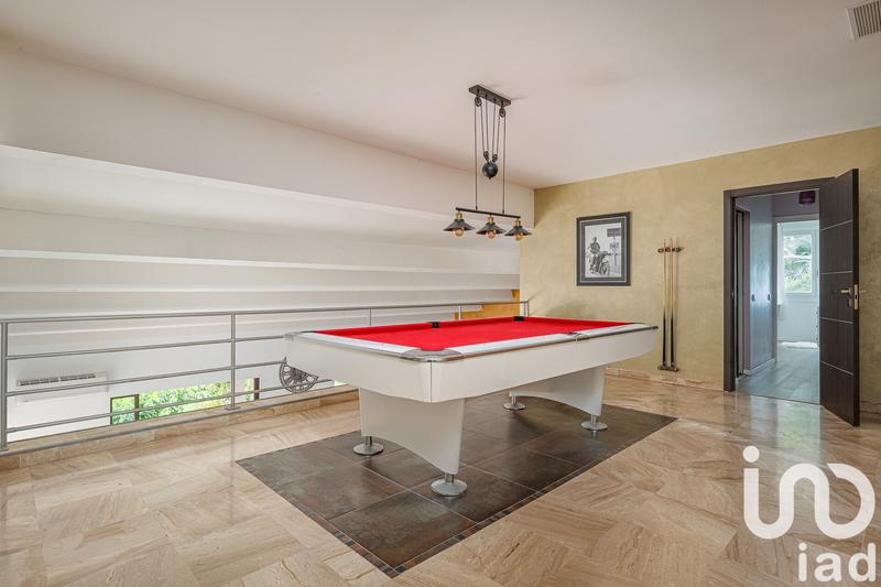 Maison - 350 m² - 10 pièces