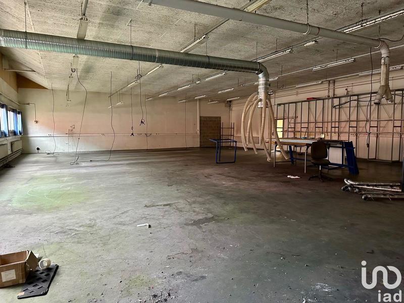 Local commercial - 1 083 m²