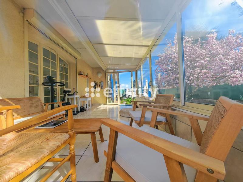 Maison - 140 m² - 6 pièces