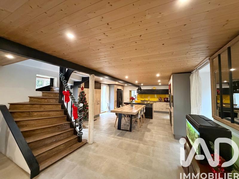 Maison - 275 m² - 6 pièces