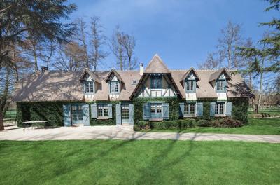 Propriété - 240 m² - 7 pièces