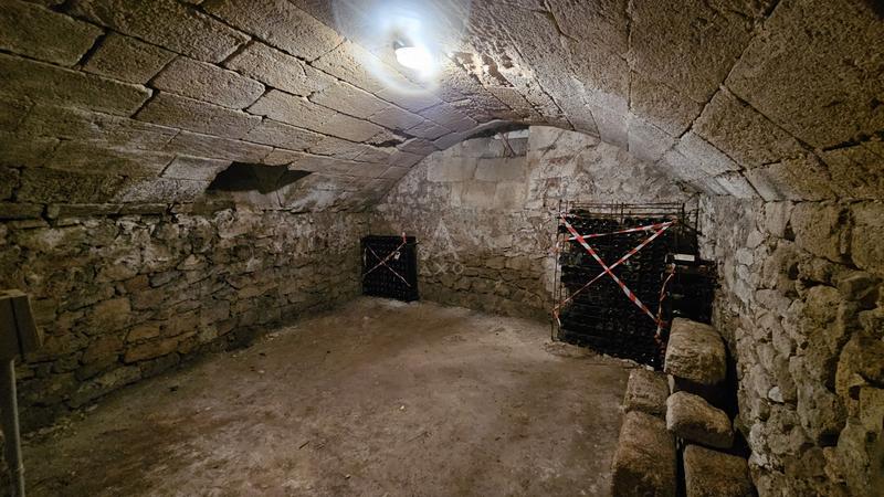 Maison - 337 m² - 6 pièces