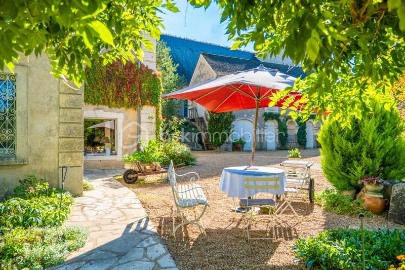 Maison - 303 m² - 10 pièces