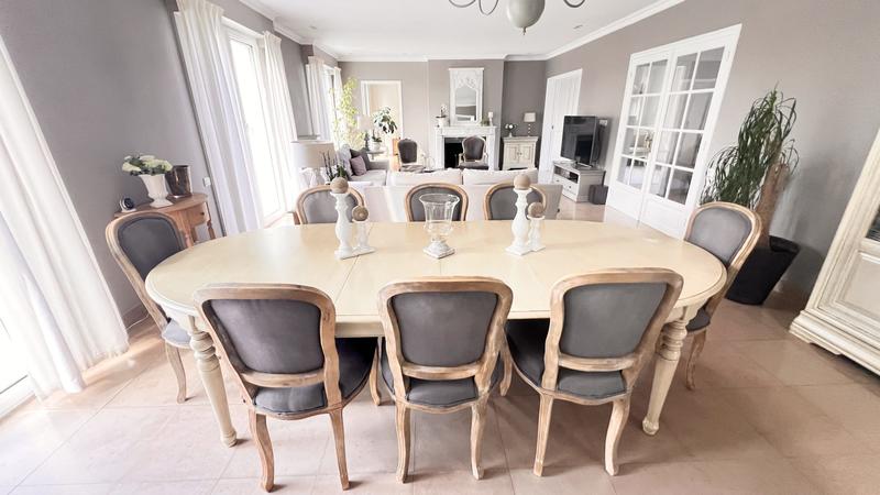 Maison - 212 m² - 8 pièces