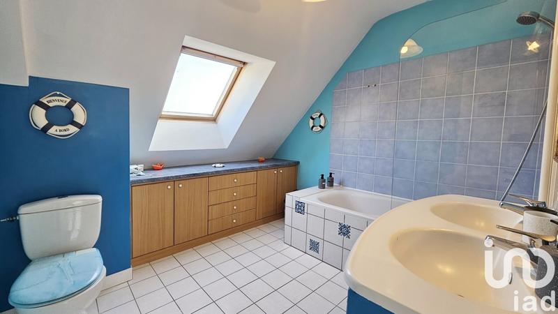 Maison - 260 m² - 11 pièces