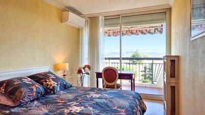 Appartement - 100 m² - 4 pièces