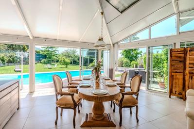 Propriété - 380 m² - 9 pièces