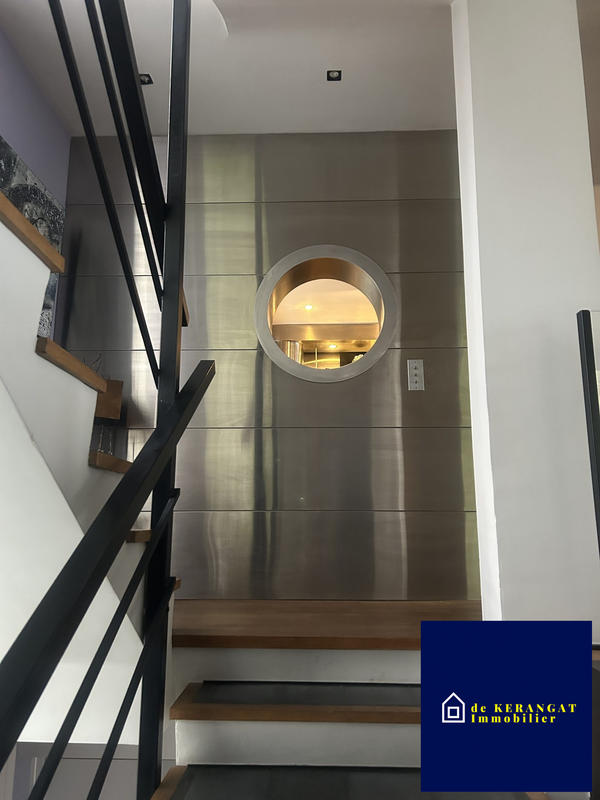 Maison contemporaine - 212 m² - 8 pièces