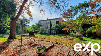 Maison - 280 m² - 12 pièces