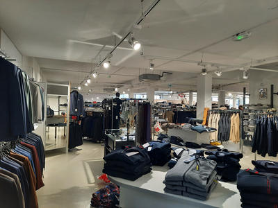 Local commercial - 384 m² - 3 pièces