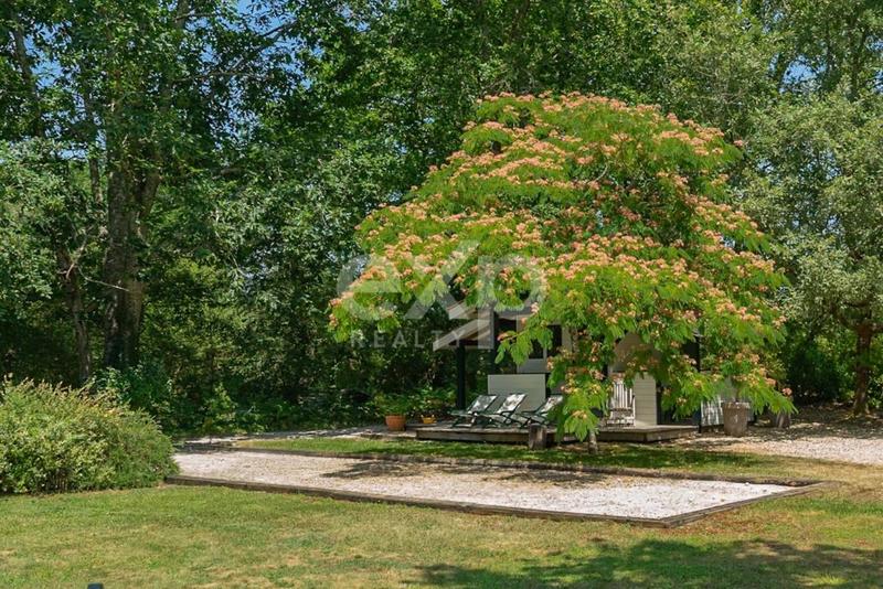 Propriété - 220 m² - 8 pièces