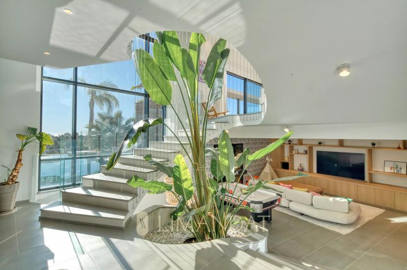 Villa - 650 m² - 17 pièces