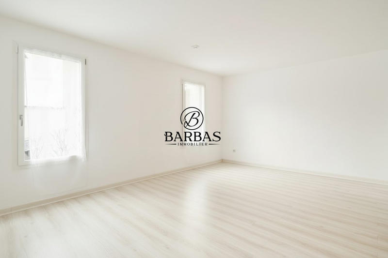 Appartement - 302 m² - 10 pièces