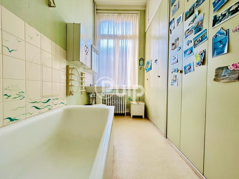 Maison bourgeoise - 246 m² - 12 pièces