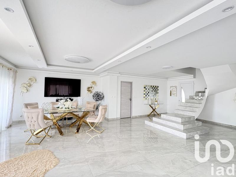 Maison - 150 m² - 4 pièces