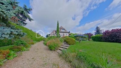 Maison traditionnelle - 140 m² - 5 pièces