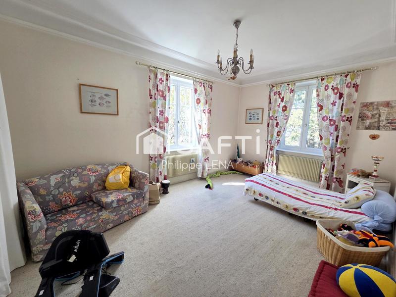 Villa - 194 m² - 8 pièces