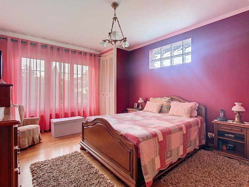 Maison - 198 m² - 7 pièces