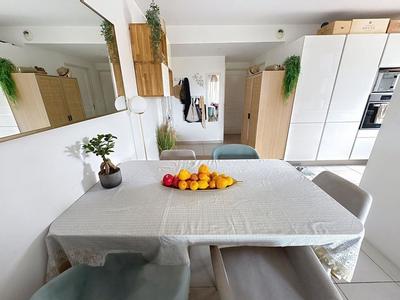 Appartement - 86 m² - 4 pièces