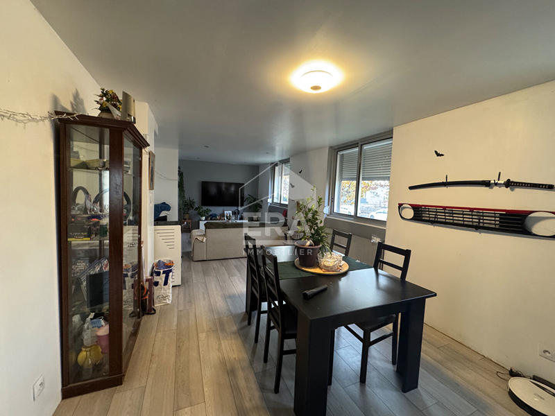 Maison - 83 m² - 4 pièces